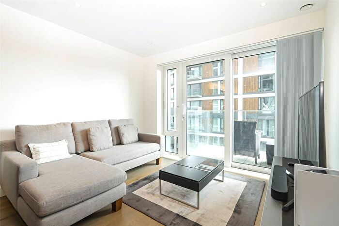 1 Bedroom Flat For Sale In Duke Of Wellington Avenue, Woolwich, SE18