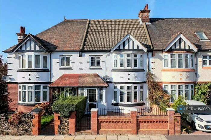 3 Bedroom Terraced House To Rent In Grange Road, Kent, DA11