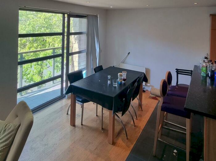 2 Bedroom Private Hall To Rent In Tudor Court, Lancaster, LA1
