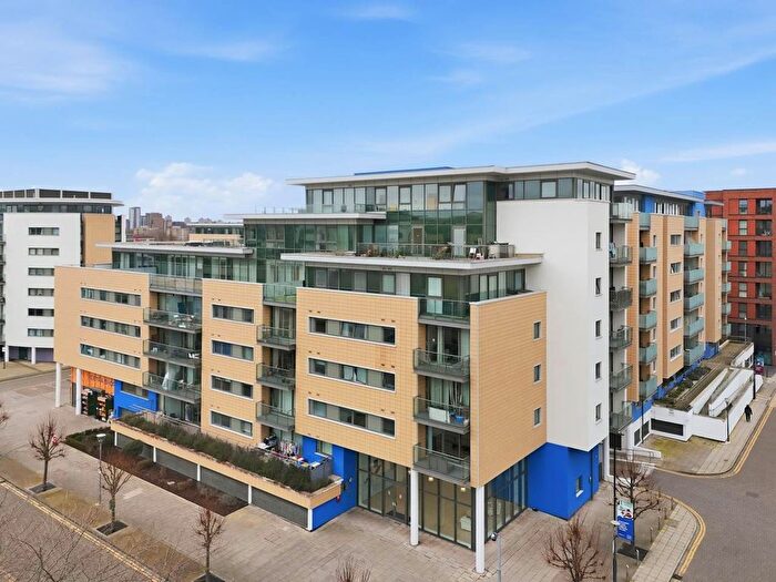 2 Bedroom Flat For Sale In Basin Approach, London, E16