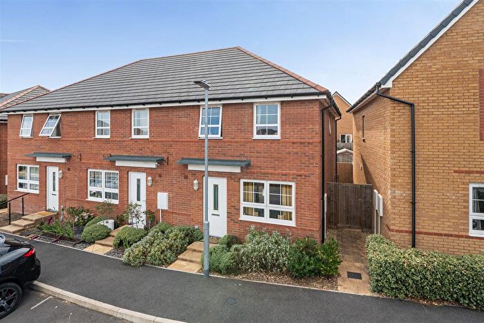 3 Bedroom End Terrace House For Sale In Bobbin Lane, Chard, TA20