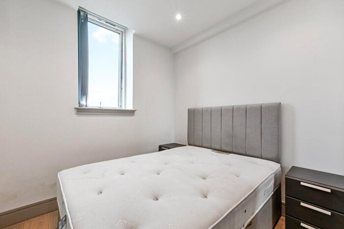 1 Bedroom Flat To Rent In Imperial Drive, Harrow, Middlesex, HA2