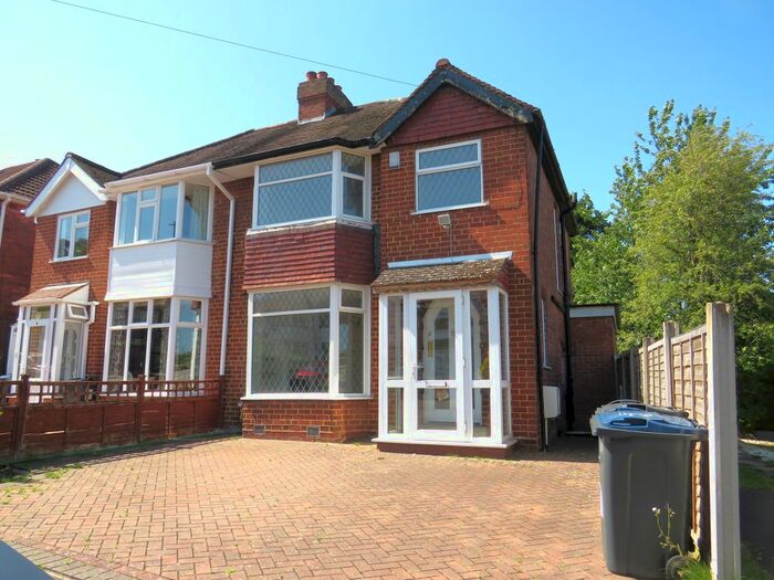 3 Bedroom Semi-Detached House To Rent In Douglas Road, Sutton Coldfield, B72