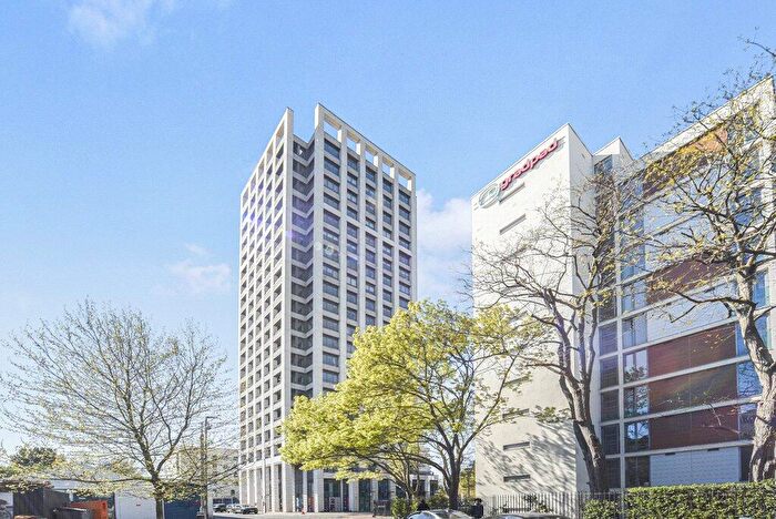 2 Bedroom Apartment For Sale In Grant Road, Wandsworth, SW11