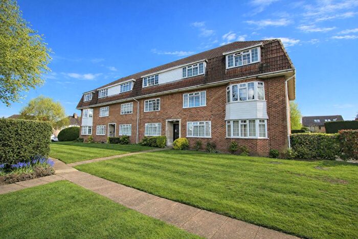 2 Bedroom Flat For Sale In Yardley Court, Hemingford Road, Cheam, SM3