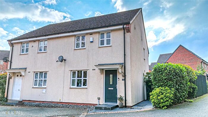 3 Bedroom Semi Detached House For Sale In Gowan Close, Tamworth, Staffordshire, B77