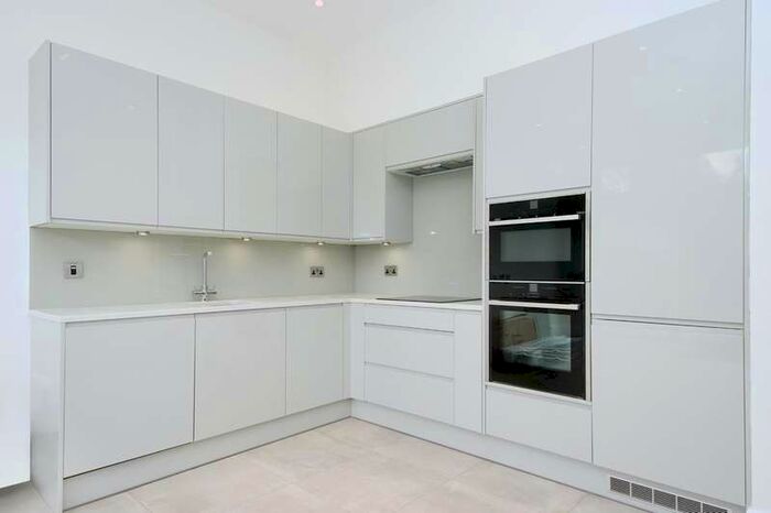 4 Bedroom Semi-Detached House To Rent In Agnes Road, W3