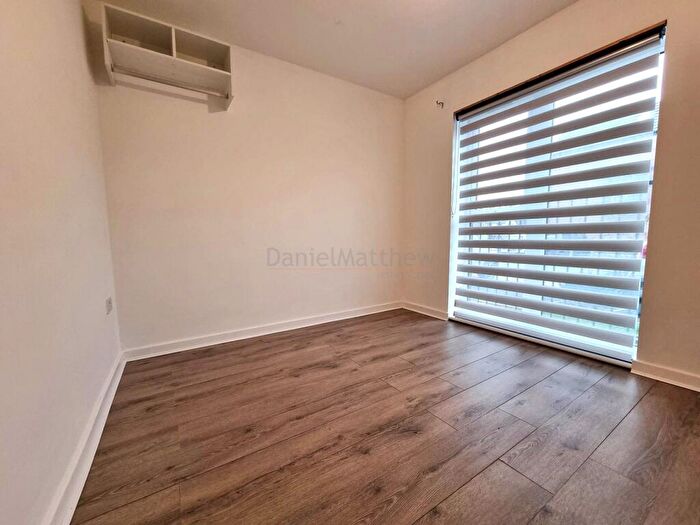 2 Bedroom Flat For Sale In Ffordd Penrhyn, Barry., CF62