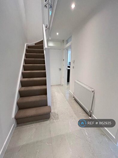 3 Bedroom Terraced House To Rent In Watling Avenue, Edgware, HA8