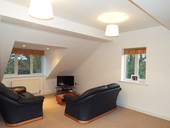 2 Bedroom Flat To Rent In Acton Court, Lichfield, WS13