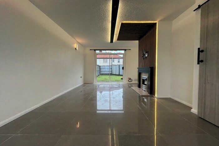 3 Bedroom Semi-Detached House To Rent In Verney Crescent, Liverpool, L19