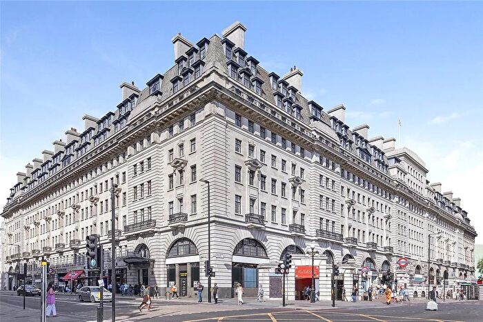 2 Bedroom Flat To Rent In Chiltern Court, Baker Street, Marylebone, NW1