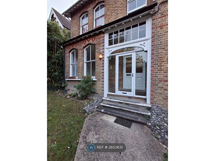 1 Bedroom Flat To Rent In Park Hill, Carshalton, SM5