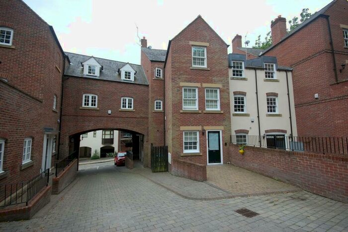 2 Bedroom Apartment To Rent In South Street, Durham City, DH1