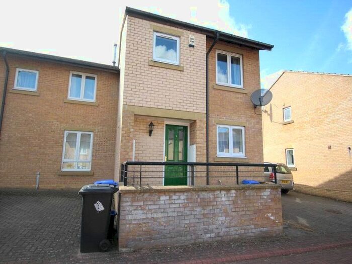 3 Bedroom Semi-Detached House To Rent In Bramwell Close, Sheffield, South Yorkshire, S3