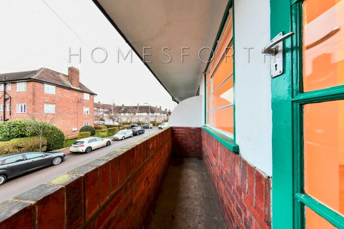 2 Bedroom Flat To Rent In Denison Close, Hampstead Garden Suburb, N2