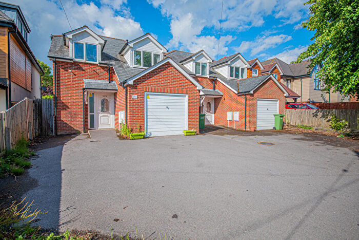 4 Bedroom Detached House For Sale In Fair Oak Road, Fair Oak, Eastleigh, SO50