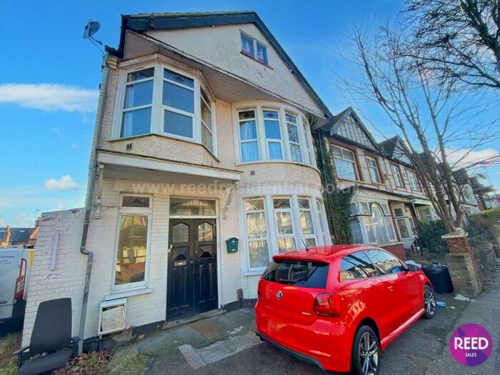 1 Bedroom Flat To Rent In Brightwell Ave, Westcliff On Sea, SS0