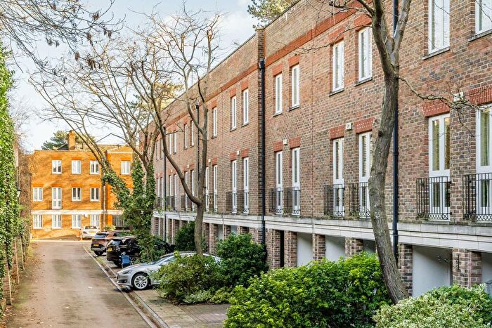 4 Bedroom Property To Rent In Beaufort Road, Twickenham, TW1