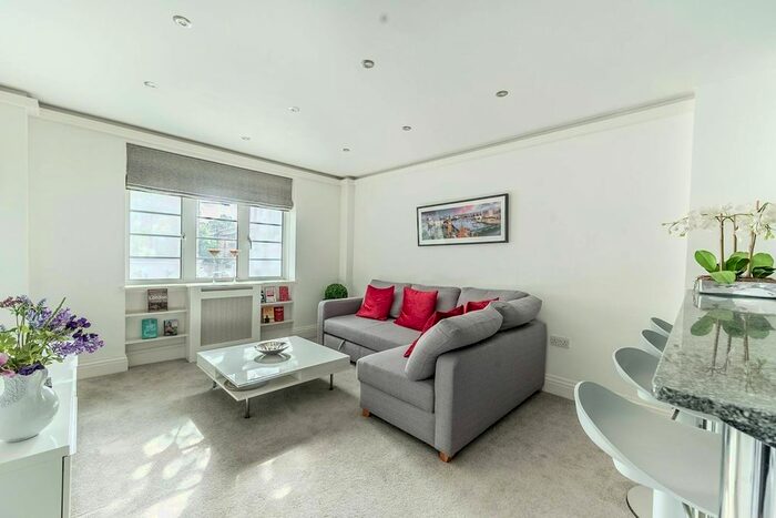 1 Bedroom Flat To Rent In Old Brompton Road, Earls Court, London, SW5