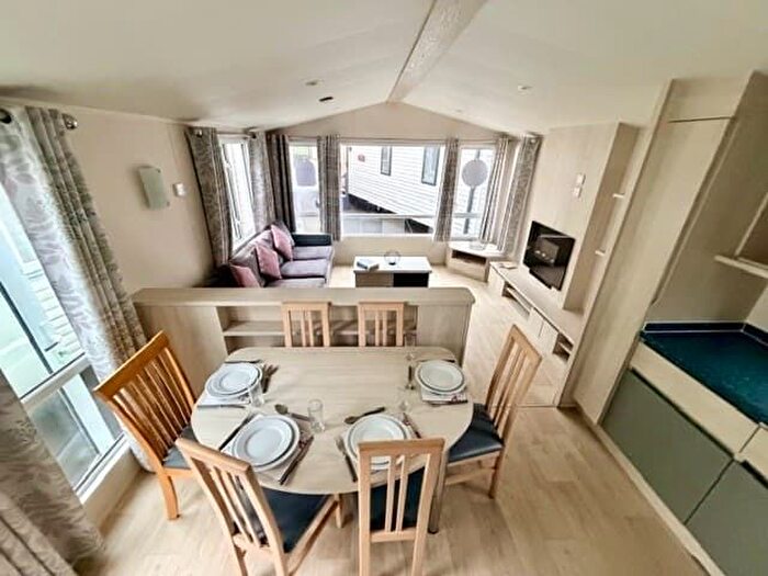 3 Bedroom Park Home For Sale In Carlton, Saxmundham, IP17