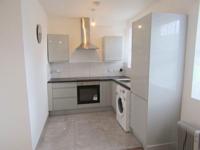 2 Bedroom Flat To Rent In High Street, Walthamstow, E17