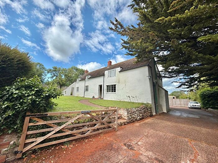 4 Bedroom Detached House To Rent In Trull, Taunton, TA3