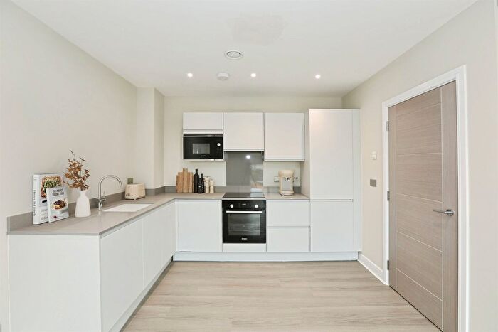 2 Bedroom Flat For Sale In Goods Yard, Edenbridge, TN8