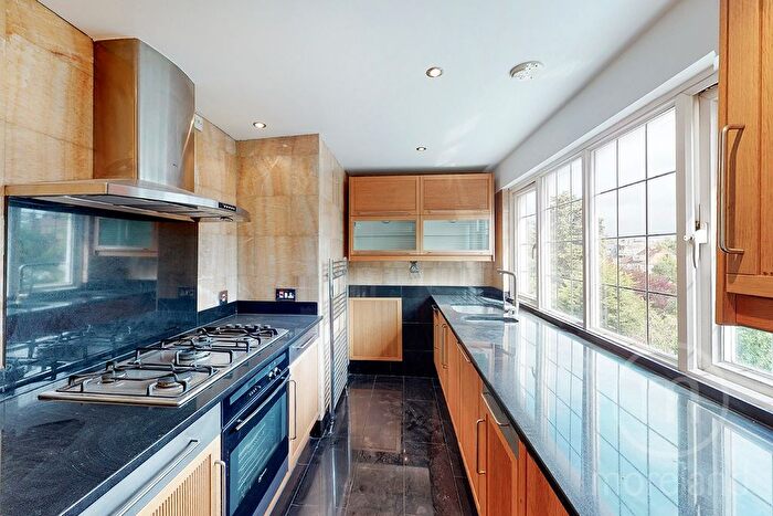 2 Bedroom Flat To Rent In Finchley Road, Golders Green, London, NW11