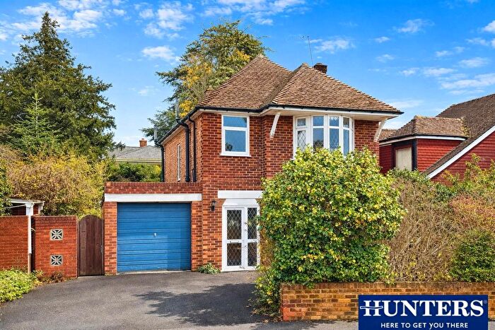 3 Bedroom Detached House For Sale In Pine Grove, Penenden Heath, Maidstone, ME14