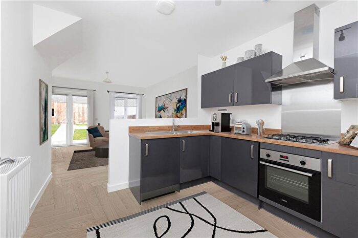 3 Bedroom Town House For Sale In Bradshaw Lane, Edinburgh, EH12