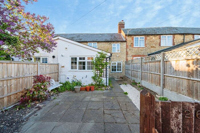 2 Bedroom Cottage To Rent In Brook Lane, Bedford, MK43