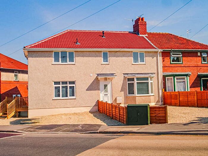 3 Bedroom Apartment To Rent In Braemar Avenue, Bristol, BS7