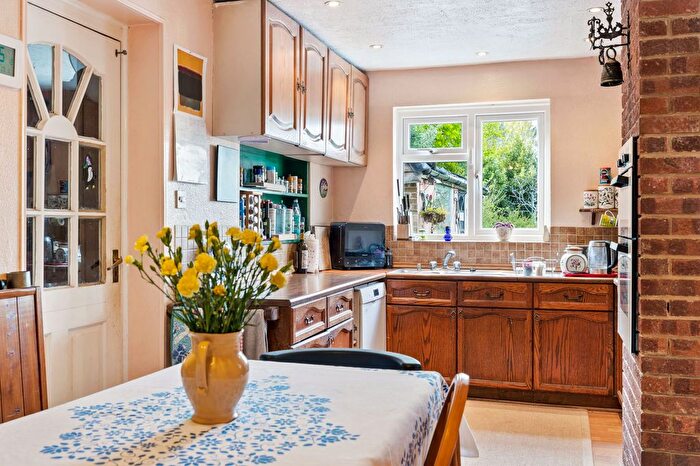 5 Bedroom Detached House For Sale In Sandhawes Hill, East Grinstead, RH19