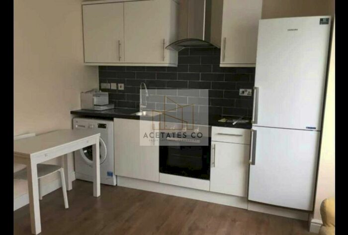 6 Bedroom Terraced House To Rent In Atkinson Road, Canning Town, London, E16
