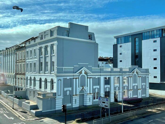 3 Bedroom Flat To Rent In Lockyer Street, Plymouth - Large Three Bed Apartment - Viewing By Appointment, PL1