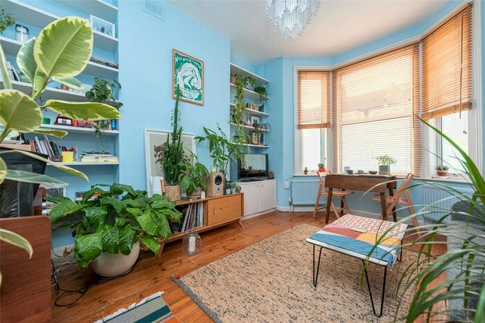 2 Bedroom Flat To Rent In Rainham Road, London, NW10