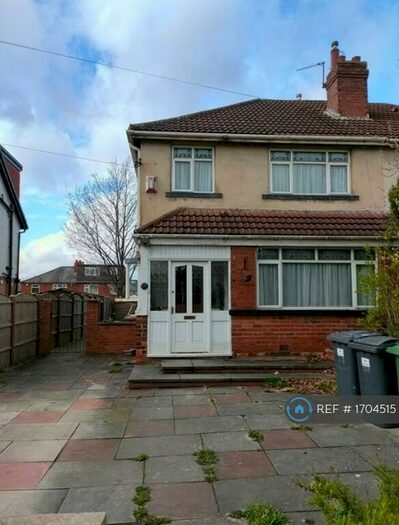 3 Bedroom Semi-Detached House To Rent In Talbot Road, Leeds, LS8