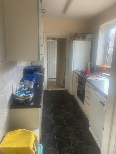 4 Bedroom Semi-Detached House To Rent In Ruislip Road East, London, W13