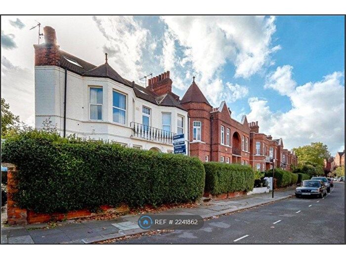 1 Bedroom Flat To Rent In Halsmere Road, London, SE5