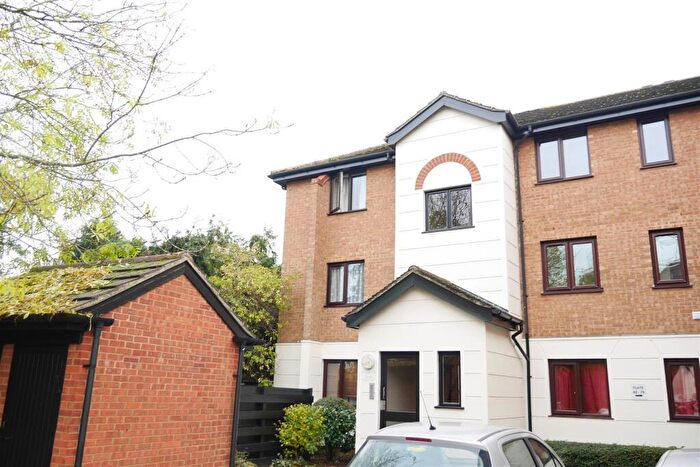 1 Bedroom Apartment To Rent In Parrotts Field, Hoddesdon, EN11