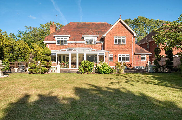 5 Bedroom Detached House For Sale In Robin Hood Way, Winnersh, Wokingham, RG41