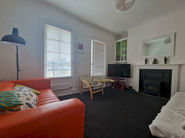 2 Bedroom Flat To Rent In La Belle Alliance Square, CT11