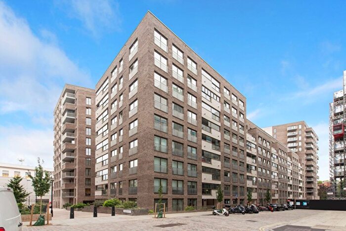 2 Bedroom Flat To Rent In Jubilee Walk, Clerkenwell, WC1X