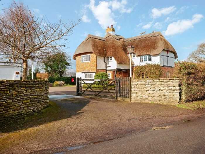 4 Bedroom Detached House For Sale In Lymington Road, East End, Lymington, SO41