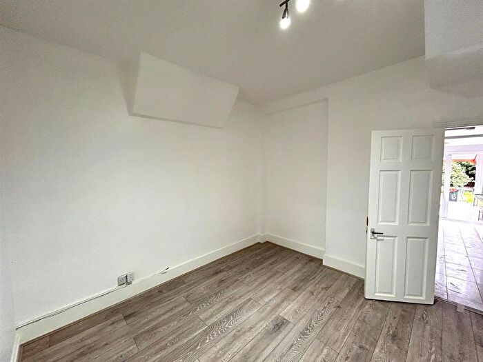 1 Bedroom Property To Rent In Sunnyside Road East, Edmonton, London, N9