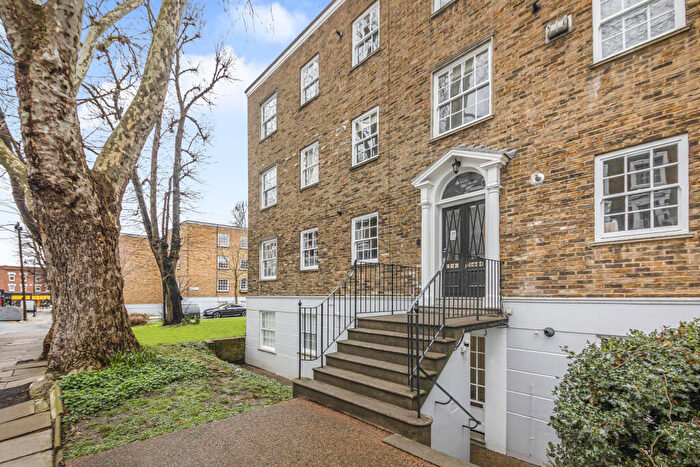 2 Bedroom Apartment For Sale In Compton Road, Islington, London, N1