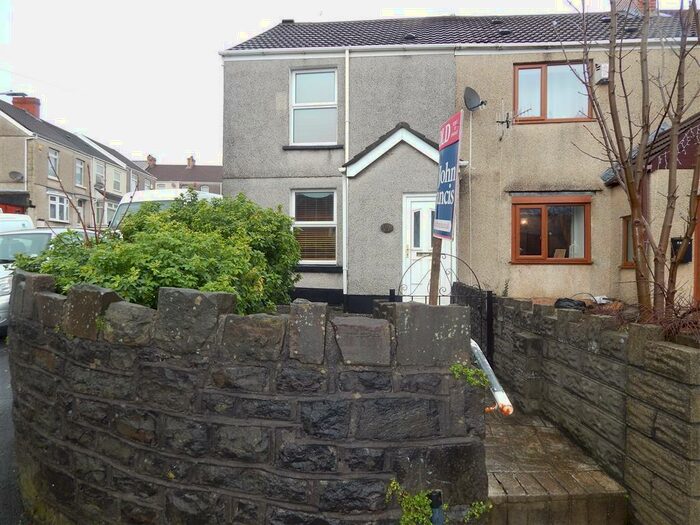 2 Bedroom Property To Rent In Carmarthen Road, Cwmbwrla, Swansea, SA5