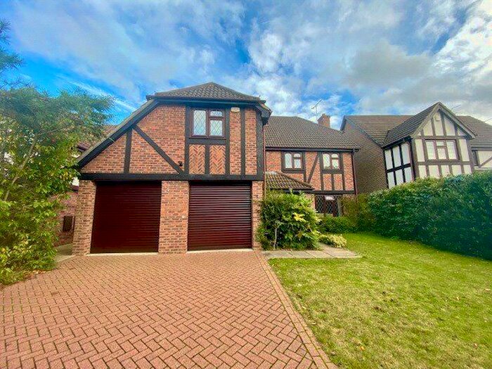 5 Bedroom Detached House For Sale In Frimley, Camberley GU16
