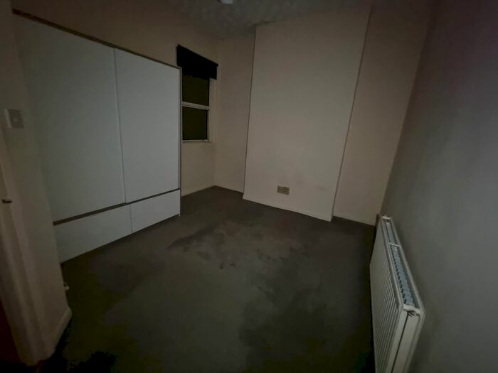 1 Bedroom Flat To Rent In Grenfell Road, Tooting, South West London, CR4